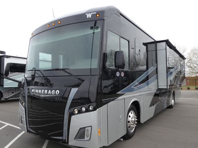 2025 Winnebago Forza - Photo 2