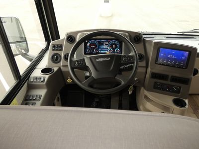 2025 Winnebago Forza - Photo 9