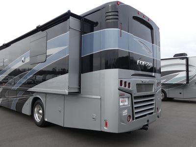 2025 Winnebago Forza - Photo 3