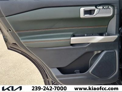 2022 Ford Explorer — photo 14 view