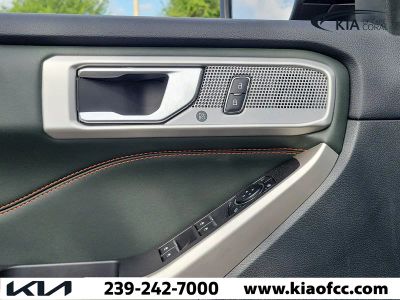 2022 Ford Explorer — photo 24 view