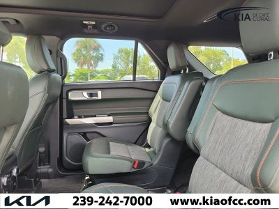 2022 Ford Explorer — photo 13 view