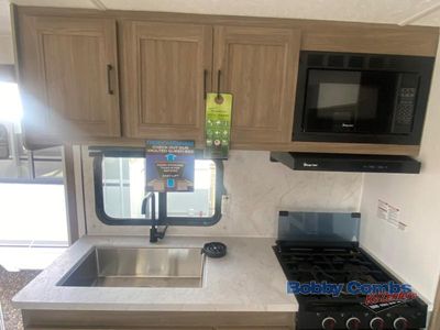 2025 Coachmen RV Freedom Express Ultra Lite - Photo 11