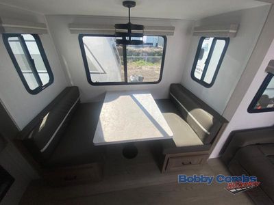 2025 Coachmen RV Freedom Express Ultra Lite - Photo 14