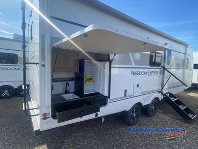 2025 Coachmen RV Freedom Express Ultra Lite - Photo 4
