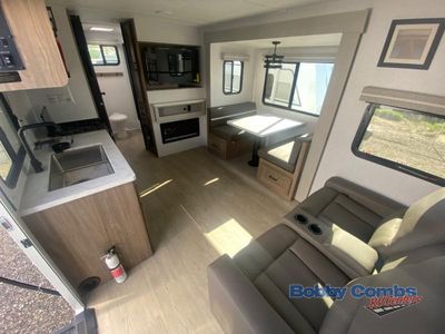 2025 Coachmen RV Freedom Express Ultra Lite - Photo 7