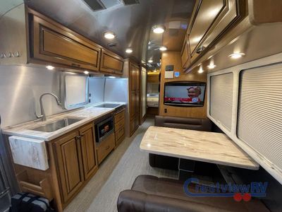 2019 Airstream Classic - Photo 9