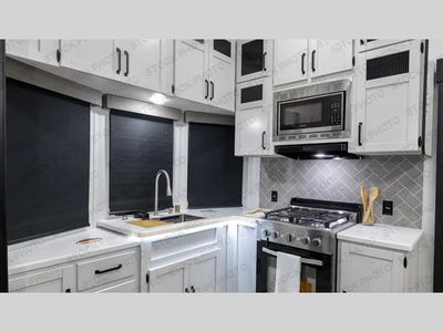 2025 Palomino Puma Destination - Photo 5
