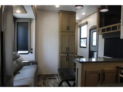 2023 Keystone Raptor - Photo 10