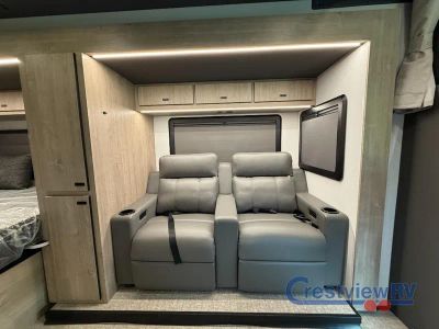 2026 Grand Design Lineage Series M - Photo 9