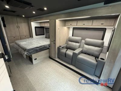 2026 Grand Design Lineage Series M - Photo 5