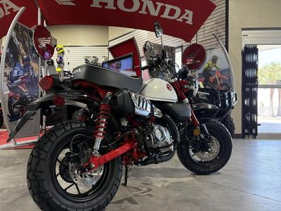 2025 Honda Monkey ABS - Photo 11