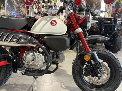 2025 Honda Monkey ABS - Photo 14