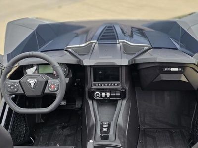 2025 Polaris Slingshot Slingshot SLR - Photo 13