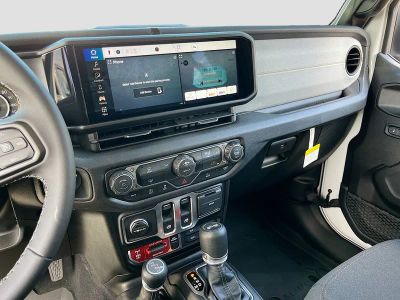 2026 Jeep Wrangler — photo 21 view