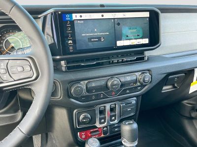 2026 Jeep Wrangler — photo 14 view