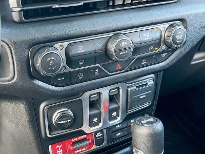 2026 Jeep Wrangler — photo 15 view