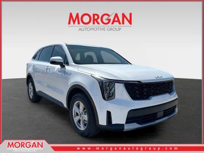 2026 Kia Sorento LX in Glacial White Pearl — front three-quarter view
