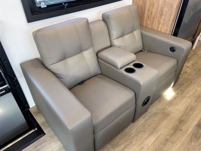 2026 Entegra ESTEEM XL - Photo 10