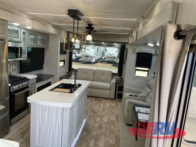 2025 Redwood RV Regency - Photo 17