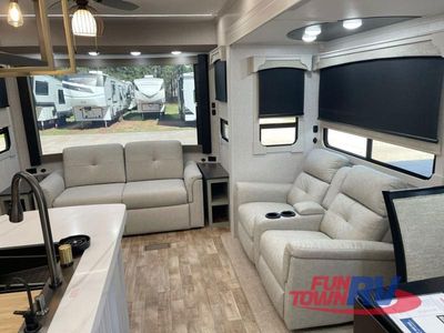 2025 Redwood RV Regency - Photo 28