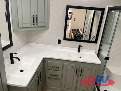 2025 Redwood RV Regency - Photo 43