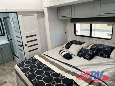 2025 Redwood RV Regency - Photo 47
