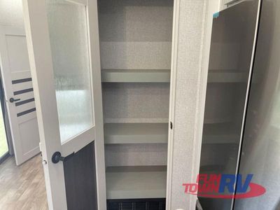 2025 Redwood RV Regency - Photo 25