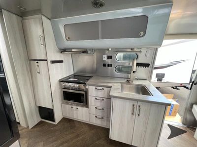 2023 Airstream Globetrotter - Photo 15
