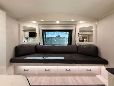 2026 Jayco Pinnacle - Photo 12