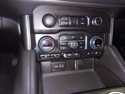 2024 Chevrolet Suburban - Photo 19