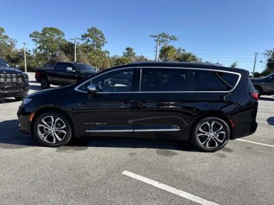 2026 Chrysler Pacifica — detail view