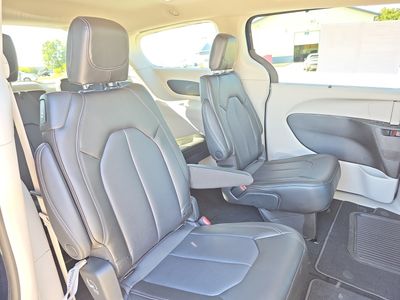 2023 Chrysler Pacifica - Photo 14