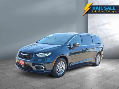 2023 Chrysler Pacifica - Photo 1