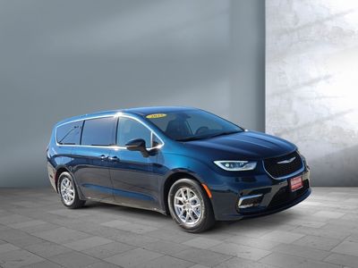 2023 Chrysler Pacifica - Photo 8