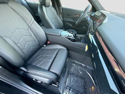 2027 BMW 5 Series — photo 15 view