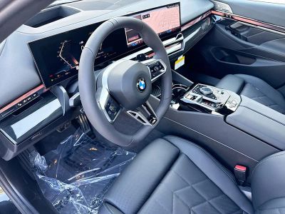 2027 BMW 5 Series — photo 26 view