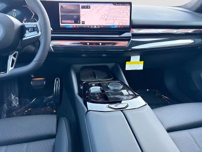2027 BMW 5 Series — photo 19 view