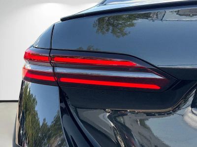 2027 BMW 5 Series — photo 10 view
