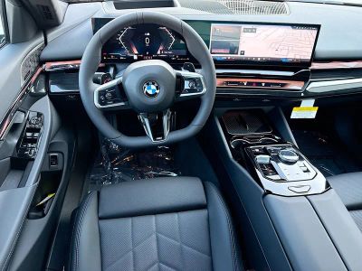 2027 BMW 5 Series — photo 17 view