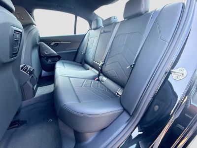 2027 BMW 5 Series — photo 21 view
