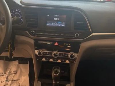 2020 Hyundai Elantra SE - Photo 18