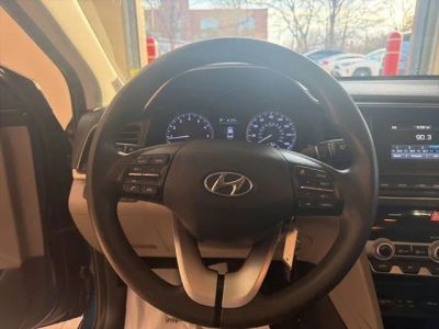 2020 Hyundai Elantra SE - Photo 17