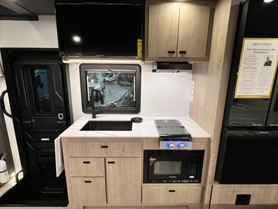 2026 Grand Design LINEAGE SERIES M - Photo 7