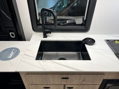 2026 Grand Design LINEAGE SERIES M - Photo 8