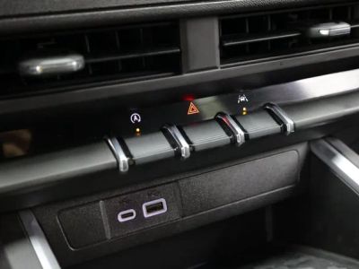 2025 Chevrolet Colorado — photo 14 view