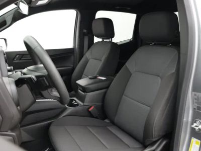 2025 Chevrolet Colorado — photo 12 view