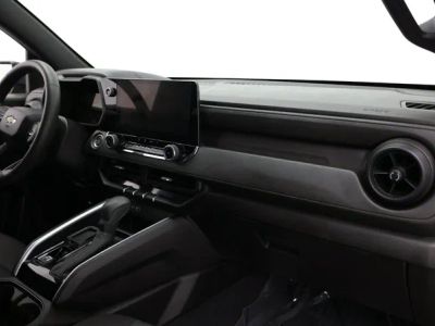 2025 Chevrolet Colorado — photo 32 view