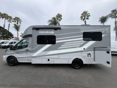 2027 Thor Motor Coach GEMINI — photo 23 view