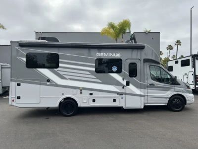 2027 Thor Motor Coach GEMINI — photo 24 view